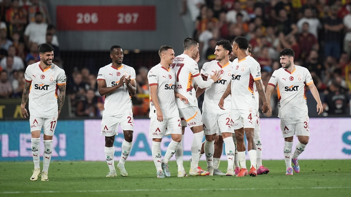 Şampiyon Galatasaray, Göztepe karşısında iki golle güldü