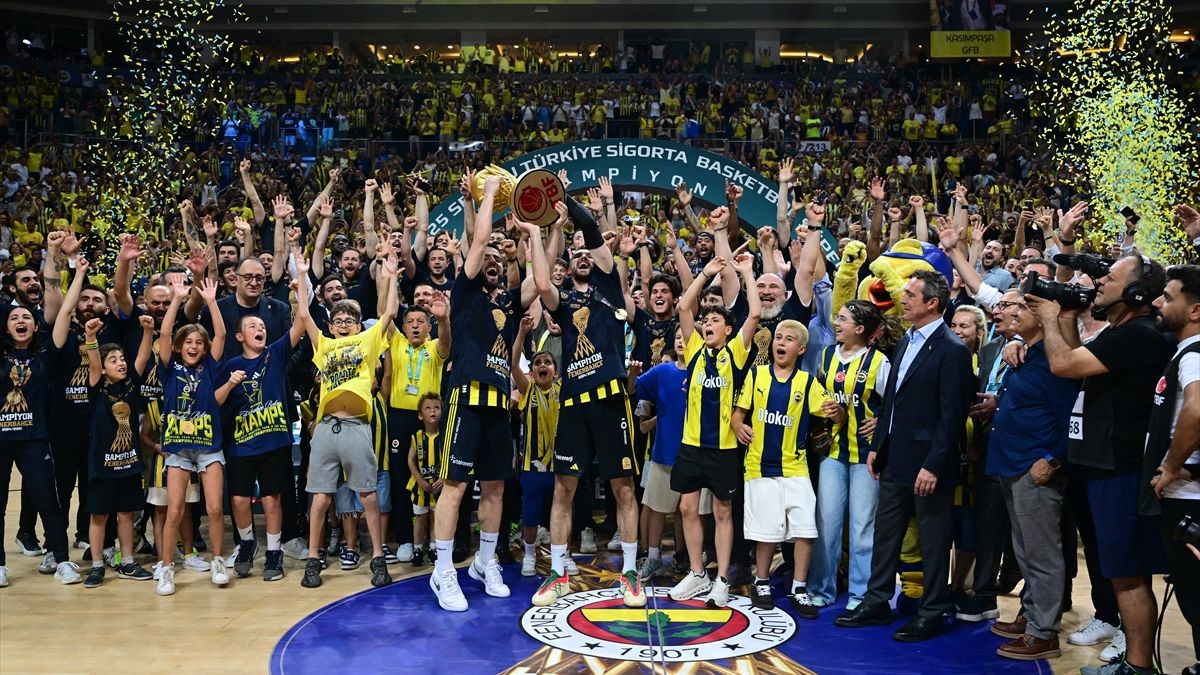 Beşiktaş’ı seride 4-1 yenen Fenerbahçe, potada 12. kez şampiyon