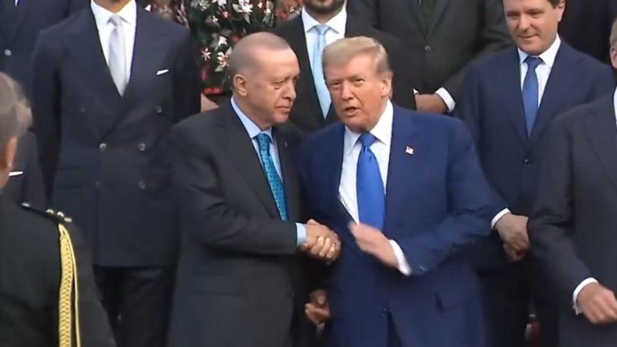 Cumhurbaşkanı Erdoğan ile Trump, NATO aile fotoğrafında yan yana poz verdi